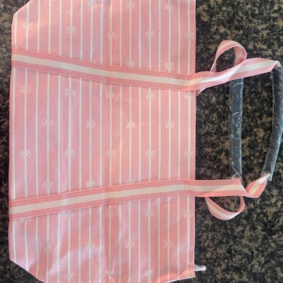 Victoria Secret Bag with Zipper - Picture 3 of 3
